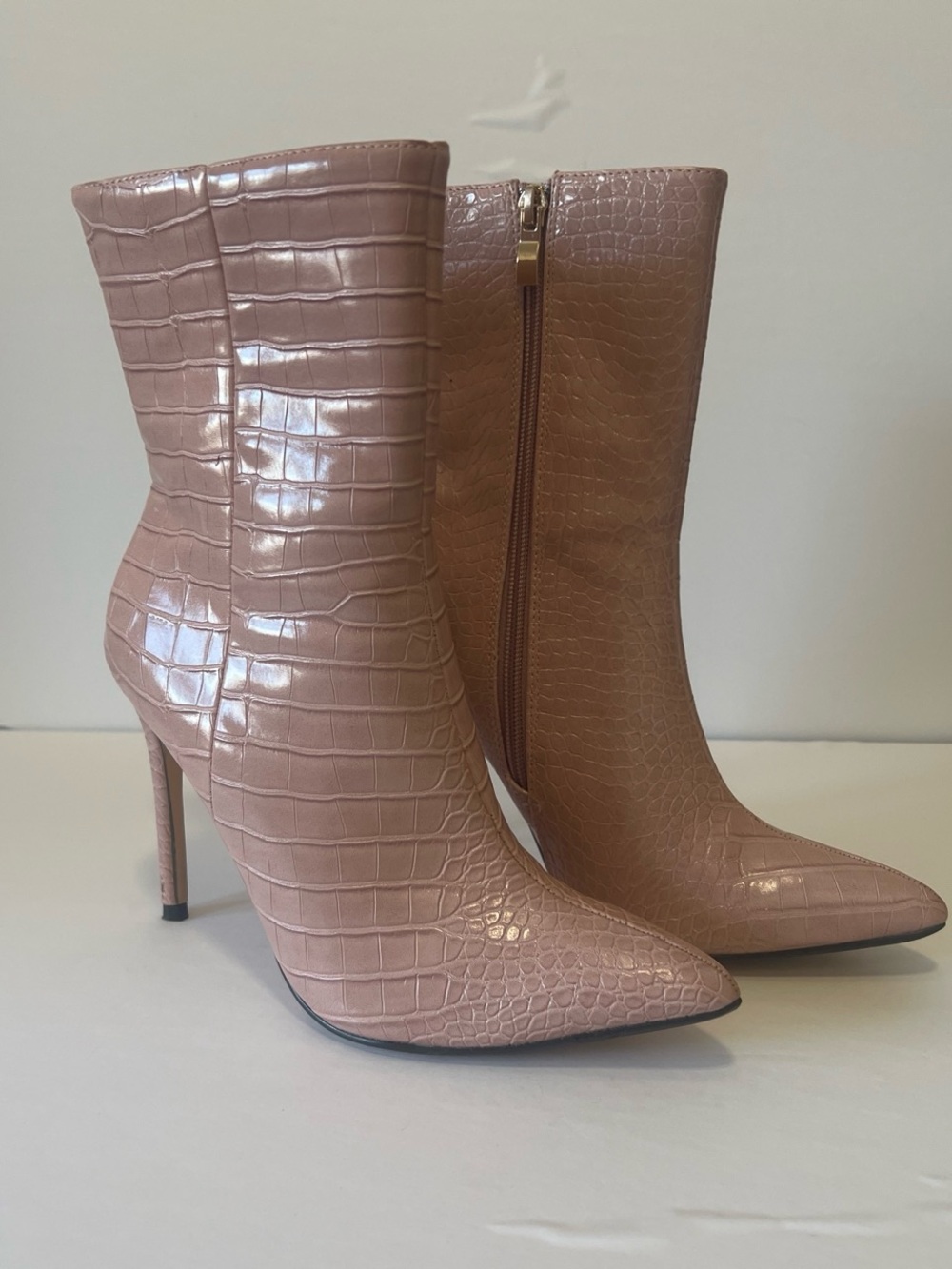 Fashion Nova Croc-Embossed Pointed Toe Ankle Boots - 7